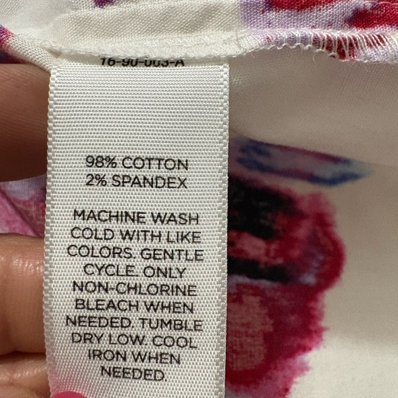 Beautiful White Vibrant Multicolor Floral Button-Up Dress with Pockets. Size 1X - Picture 12 of 15